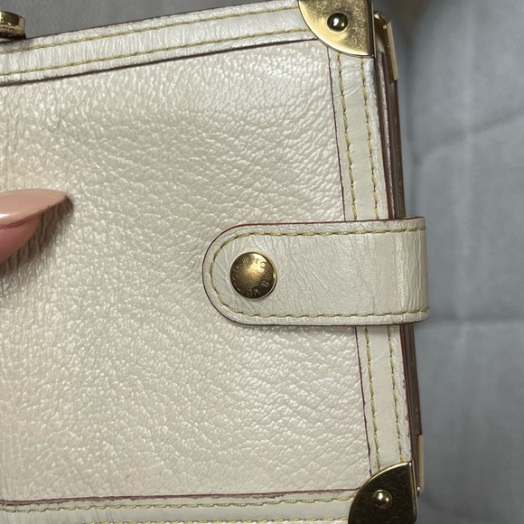 Authentic Louis Vuitton Suhali short wallet - Picture 7 of 14